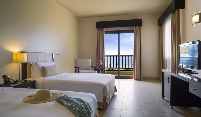 middle-east-holidays-ras-al-khaimah-the-cove-rotana-resort-sea-view -three-bedroom-villa